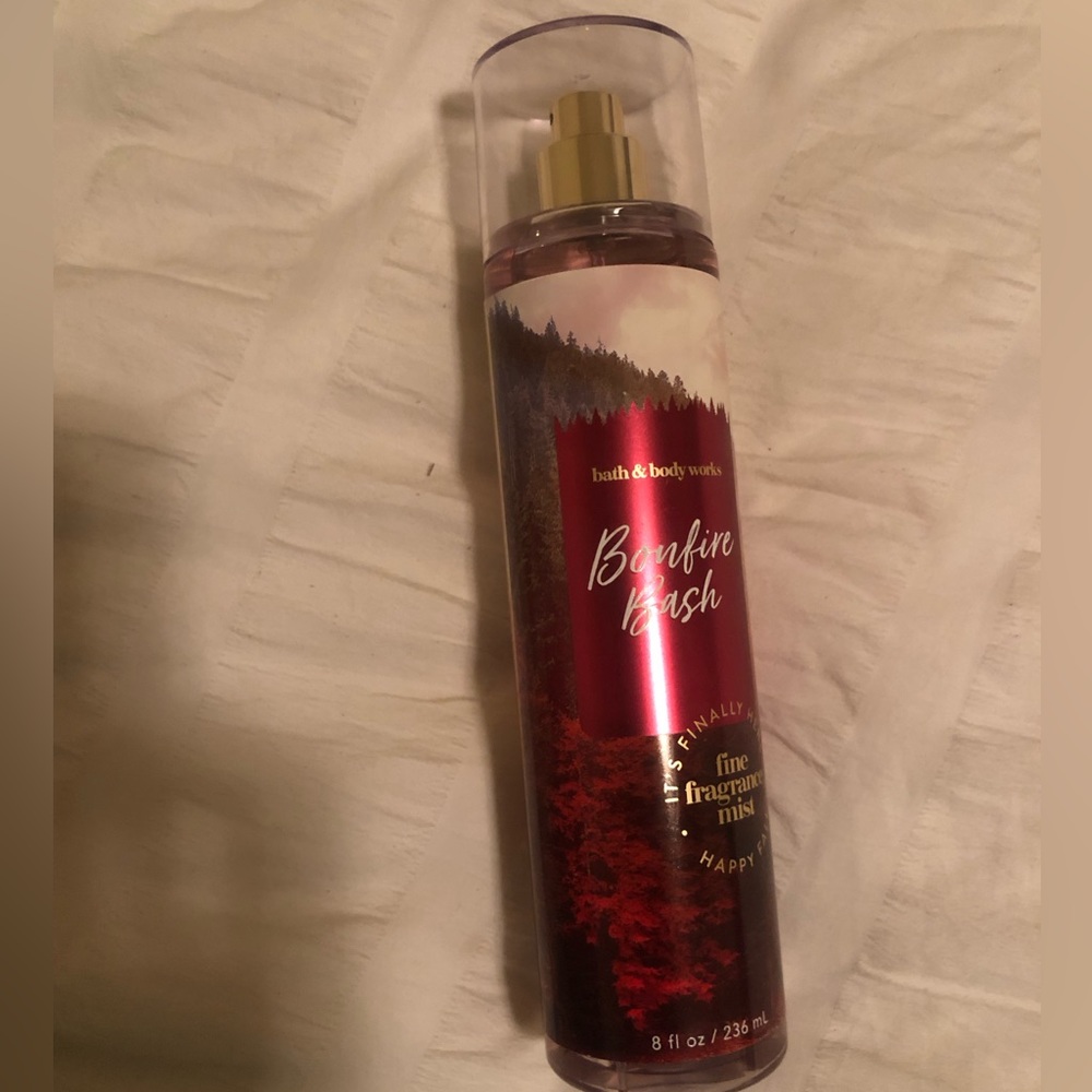 Bonfire bash bath and body works brand new smells great MAKE ME OFFERS